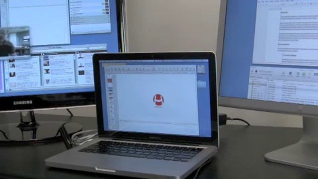 Video Sidebar: MacBook Pro with 3-Monitor Setup Using Imation Link смотреть онлайн