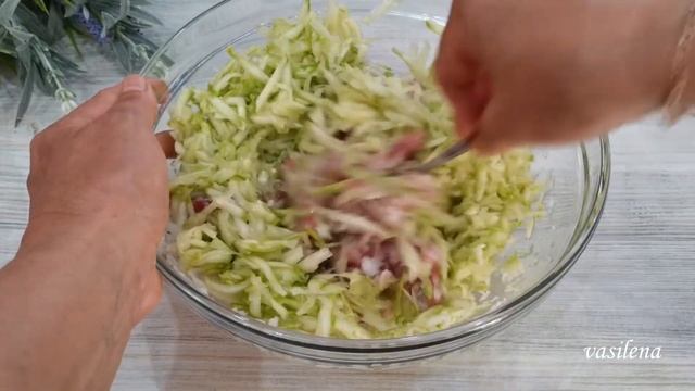 Нежнейшие кабачковые котлеты с фаршем.Отличный рецепт для обеда или ужина. смотреть онлайн