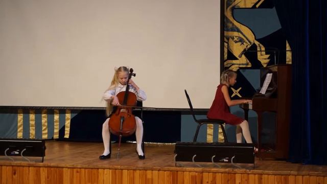 Школьное выступление, дуэт фортепиано и виолончели смотреть онлайн