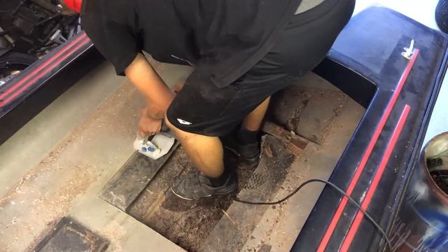 SUPERBIKE ENGINE POWERED SPEEDBOAT BUILD (part 1) смотреть онлайн