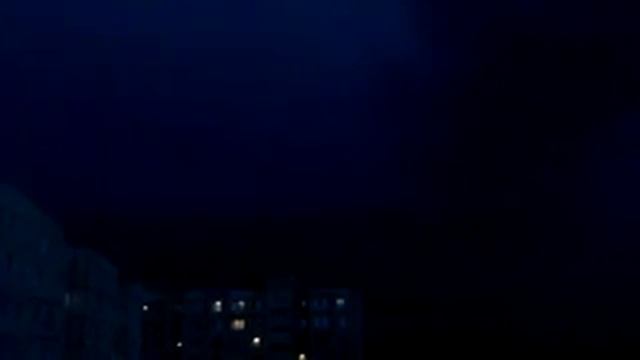 Шаровая молния попала в дом. Ball lightning hit the house смотреть онлайн