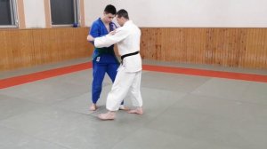 Ko uchi gari (подсечка изнутри).Обзор броска и выполнение его в разных направлениях. #judo