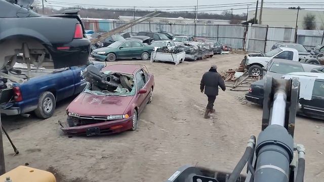 Mazda B3000 V6 gets Crushed... B-day Shout-out ?? смотреть онлайн