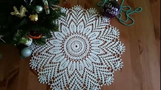 Обзор салфетки-снежинки на Новый год. Openwork crochet napkin. смотреть онлайн