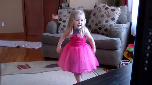 Addy doing the Groovy Cat смотреть онлайн