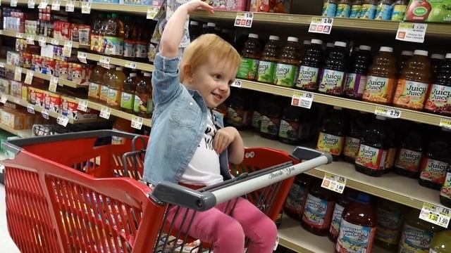 GROCERY STORE DANCE OFF смотреть онлайн