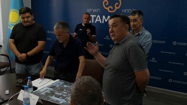 Караганда, стройка на Чижевского. Есжанов: Изменить целевое назначение участка можно только по блат смотреть онлайн