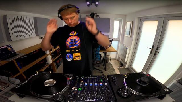 Classic Techno | DJ set | 100% Vinyl | Xone PX5 смотреть онлайн