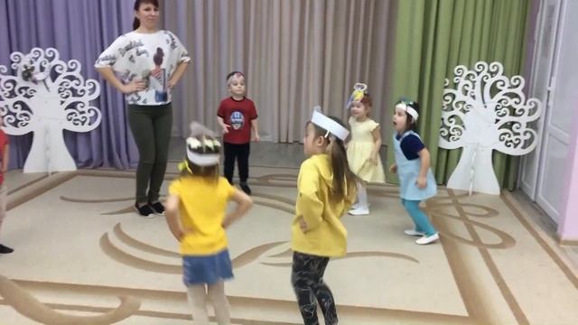 РАЗВЛЕКАТЕЛЬНО-ИГРОВАЯ ПРОГРАММА "В ГОСТЯХ У ЗИМУЮЩИХ ПТИЦ" (2 младшая группа №4) 2023г. смотреть онлайн