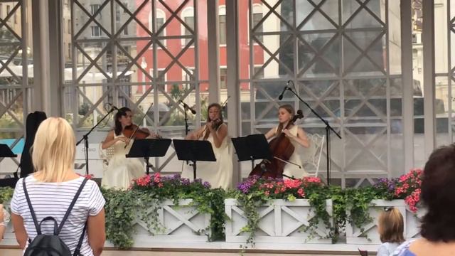 В.А.Моцарт - "Маленькая ночная серенада" Iч. смотреть онлайн