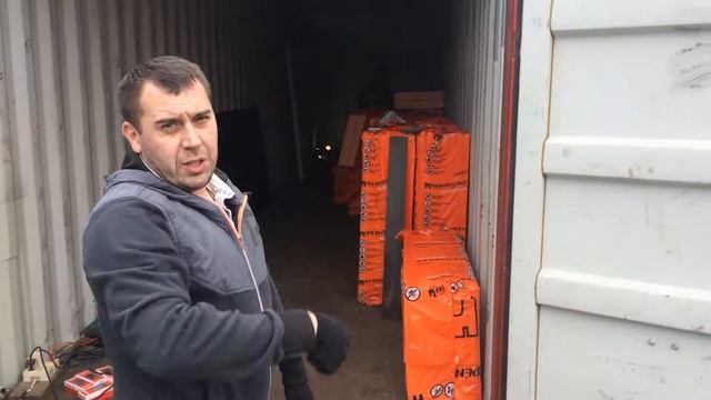 Из контейнера, получиться станция для исследований в холодных регионах. Васильевский Остров. смотреть онлайн