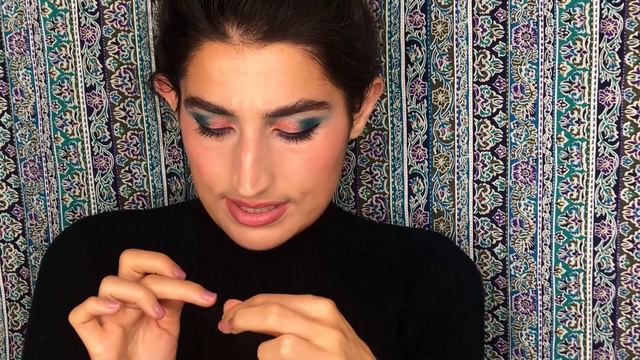 How To Apply False Lashes