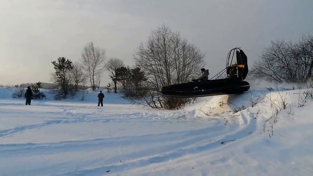 Аэролодка зимой . Прыжок смотреть онлайн