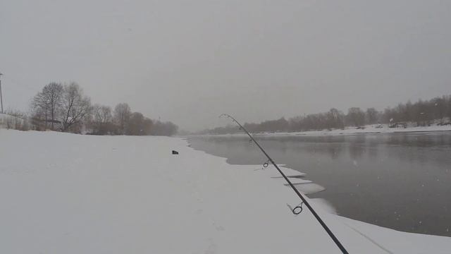 Рыбалка на СПИННИНГ в Марте! Ловля ЖЕРЕХА на колебло! Ловля СУДАКА на ВОБЛЕРЫ ночью! смотреть онлайн