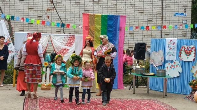 Осенняя ярмарка в нашем садочке смотреть онлайн