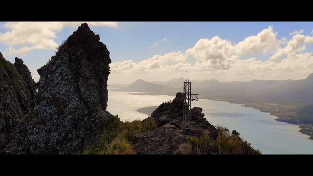 LE MORNE MAURITIUS | DAY 2 OF 4 | LE MORNE BRABANT | CHAMAREL GEOPARK | VLOG.3.2 смотреть онлайн