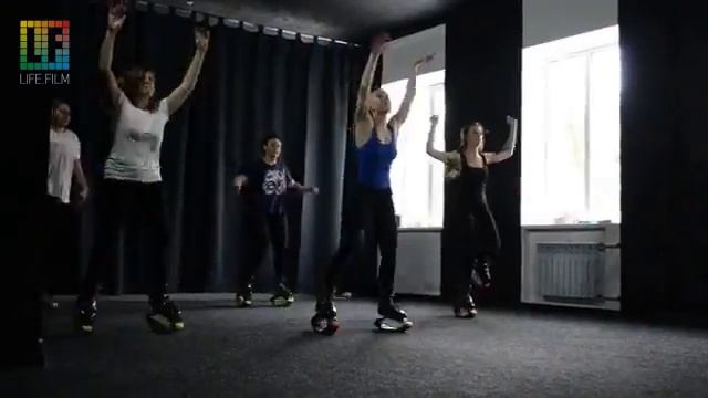 Kangoo Jumps \ PLASTILIN смотреть онлайн