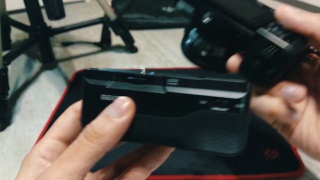 Быстрый обзор батарейной ручки для Sony a6000 a6300 a6500 с AliExpress смотреть онлайн