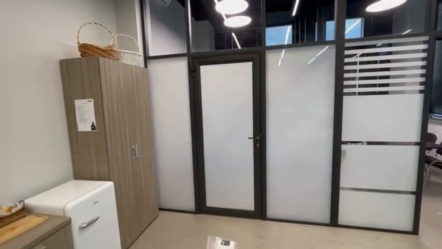 Умный офис,смарт стекло,смарт пленкав офисной перегородке ,электрохромная пленка,PDLC | #shorts смотреть онлайн