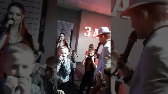 ГАНГСТЕРСКАЯ ВЕЧЕРИНКА смотреть онлайн