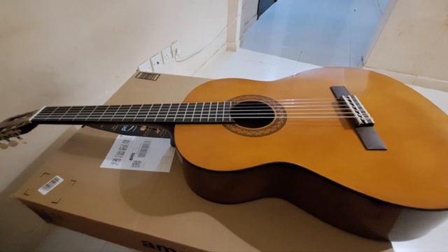 Yamaha C-40 Guitar unboxing in hindi 2024 смотреть онлайн