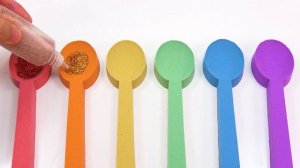 ДЛЯ МАЛЫШЕЙ ! Как сделать из кинетического песка радужную ложку для нарезки ASMR