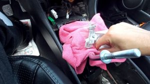 Меняю лампочки подсветки климата в Mazda 3 ВК