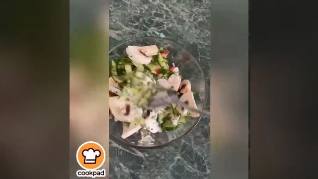 Салат с копченой колбасой и сухариками от Светланы Мирошниченко смотреть онлайн