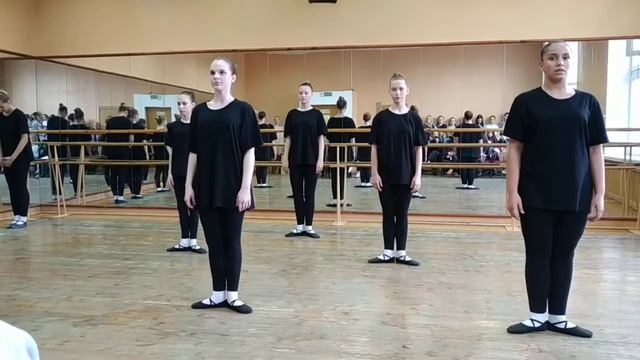 Выпускной экзамен по современному танцу смотреть онлайн