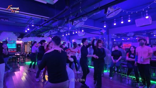 Luismi y 해피냥 Bachata Social @Club Miami смотреть онлайн