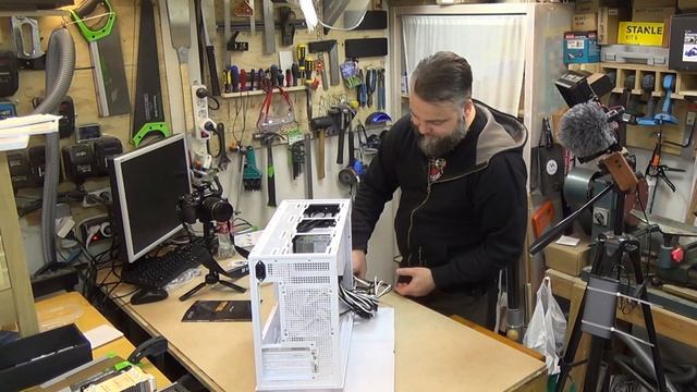 Building a MINIMALISTIC PC | CREATORS | GAMING | Asus Prime AP201 | PNY RTX 2060 6GB | Ryzen 5 2600 смотреть онлайн