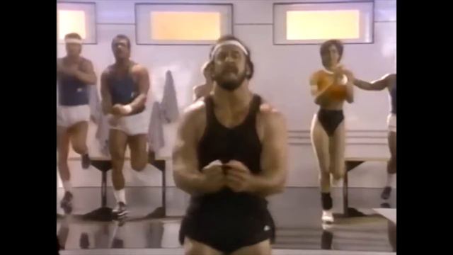 Flash Arnold - The Pump смотреть онлайн