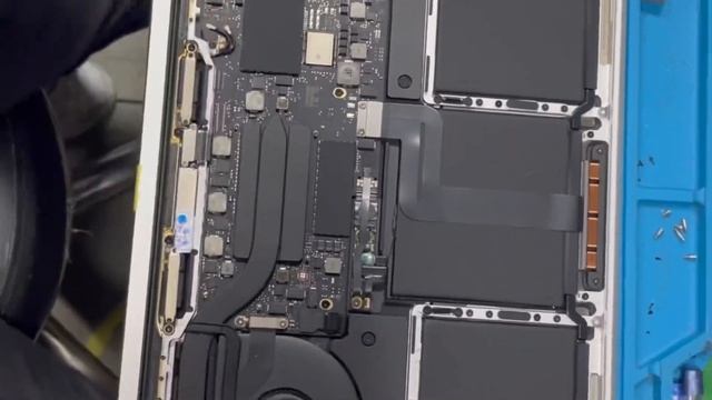 MacBook A2159 Screen Replacement @ A1FONZ Bangalore смотреть онлайн