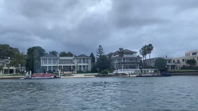 Bus or Boat? It’s an Aquaduck Gold Coast Australia ?? | Swimming Bus | Riverbus смотреть онлайн