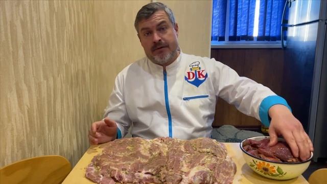 Огромный праздничный рулет из 3х видов мяса и сала смотреть онлайн