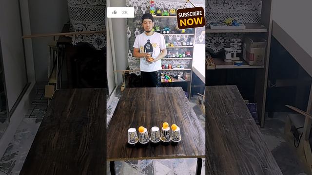 удар мяч от пинг понга