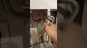 Как быстро слить воду из газового котла , без тазиков и тряпок