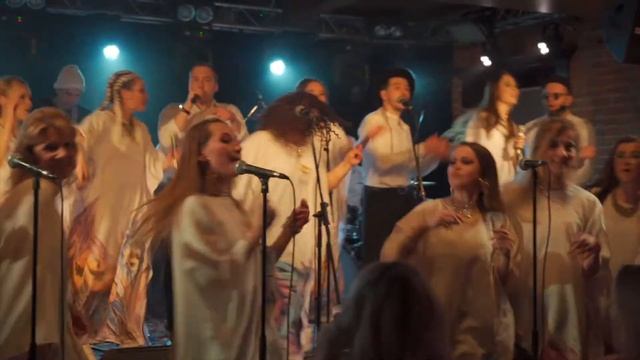 Moscow gospel team & Free Voices Choir - back to life (Sunday Service cover) смотреть онлайн