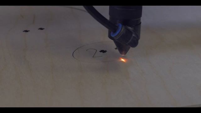 Лазерный станок по фанере - изготавливаем многослойный череп из фанеры 3 мм смотреть онлайн