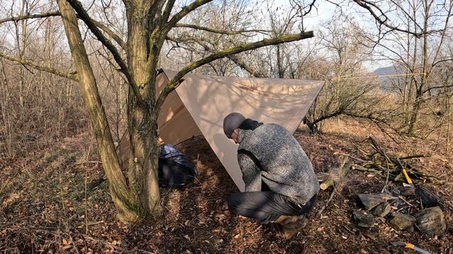 Укрытие Из Тента От Ветра И Дождя В Горах. Приготовление Пищи В Дикой Природе. camping, bushcraft. смотреть онлайн