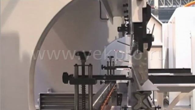 Листогибочный станок с ЧПУ Ermaksan Power Bend Pro смотреть онлайн