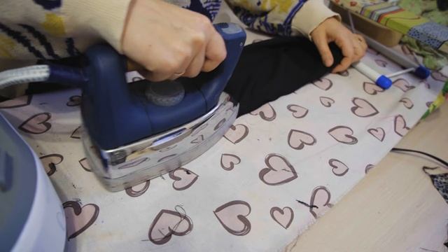 ШЬЁМ ПЛАТЬЕ С КРОЕМ ПО КОСОЙ: ОСОБЕННОСТИ КРОЯ И ПОШИВА #vikisews_кэролайн смотреть онлайн