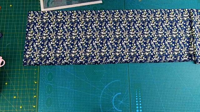 Самое простое платье. Как раскроить летнее платье за 5 минут.mp4 смотреть онлайн