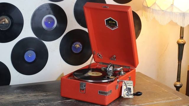 Патефон после реставрации. Московский патефонный завод СССР смотреть онлайн