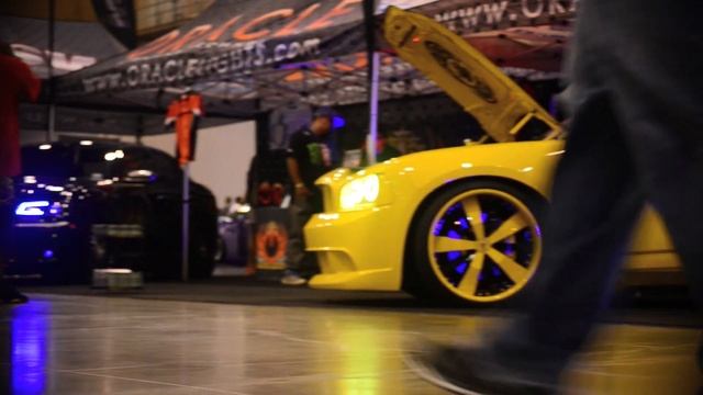 ORACLE Lighting Technology's Display Setup at the 2013 DUB Show in Houston Texas смотреть онлайн