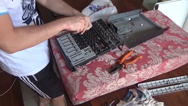 Desmontagem ( FIX ) Behringer Xenyx 1204 USB смотреть онлайн