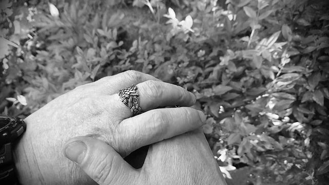 МУЖСКИЕ СЛАВЯНСКИЕ ПЕРСТНИ ОБЕРЕГИ СВАРОГ и АЛАТЫРЬ РУЧНОЙ РАБОТЫ смотреть онлайн