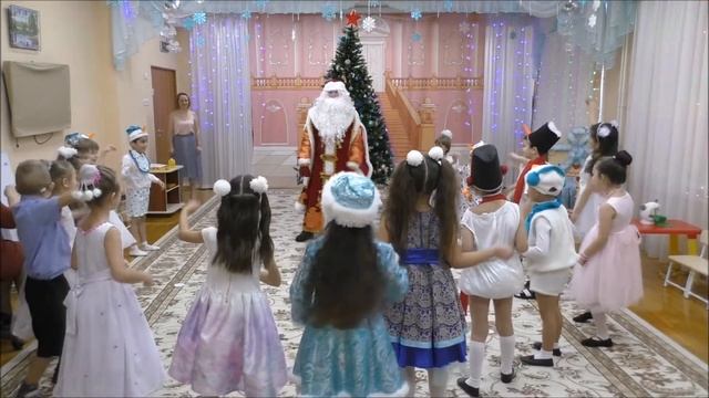 Новогодний утренник в группе Радуга смотреть онлайн