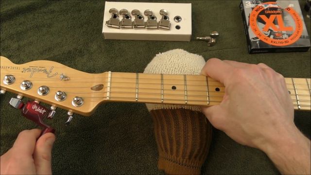 Fender American Professional Telecaster + ClassicGear Vintage Style Tuners смотреть онлайн