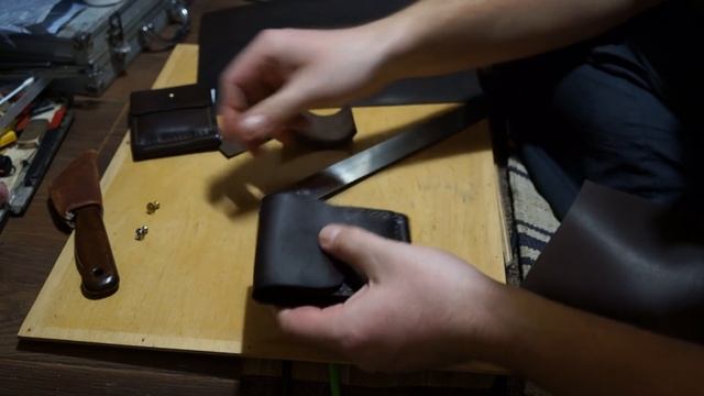 Про самодельный кошелек зажим из кожи, пукля или кнопка смотреть онлайн